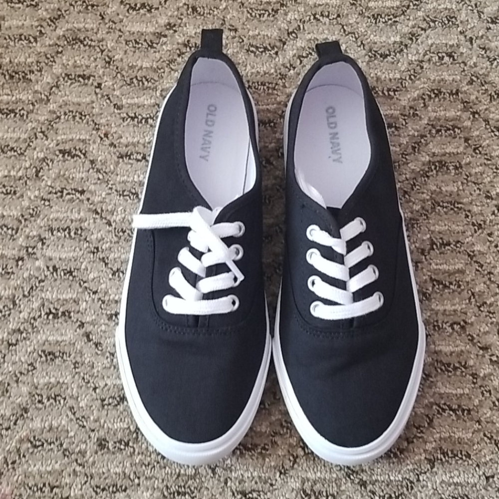 Brand new Old Navy Streetwalk shoes